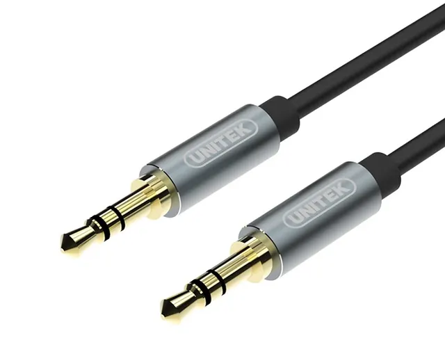Unitek Y-C930ABK 3.5mm to 3.5mm Audio Cable 5.0m Gold Plated Black/Grey