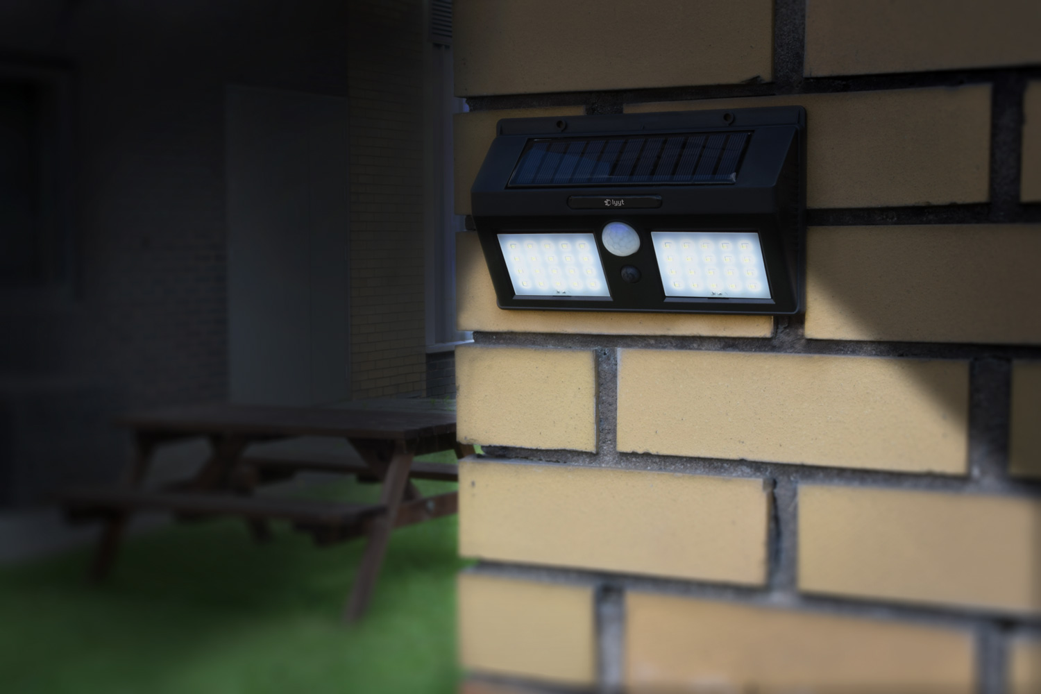 LYYT 40 LED Solar Security Light with Motion Sensor 154.843UK