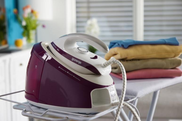 Gorenje Iron Steam Generator 2800W 7 BAR 1.7L Water Tank 140g/m SGD2800WV