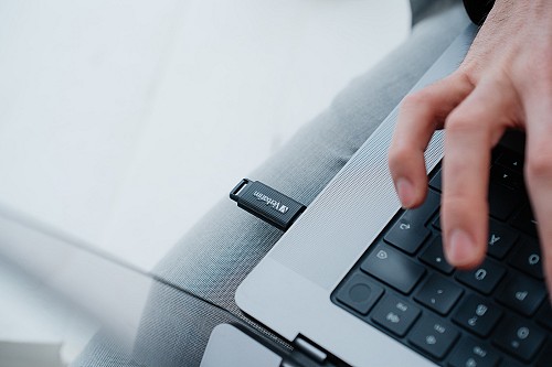 Verbatim USB Drive 3.2 Retractable USB-C 64GB Black