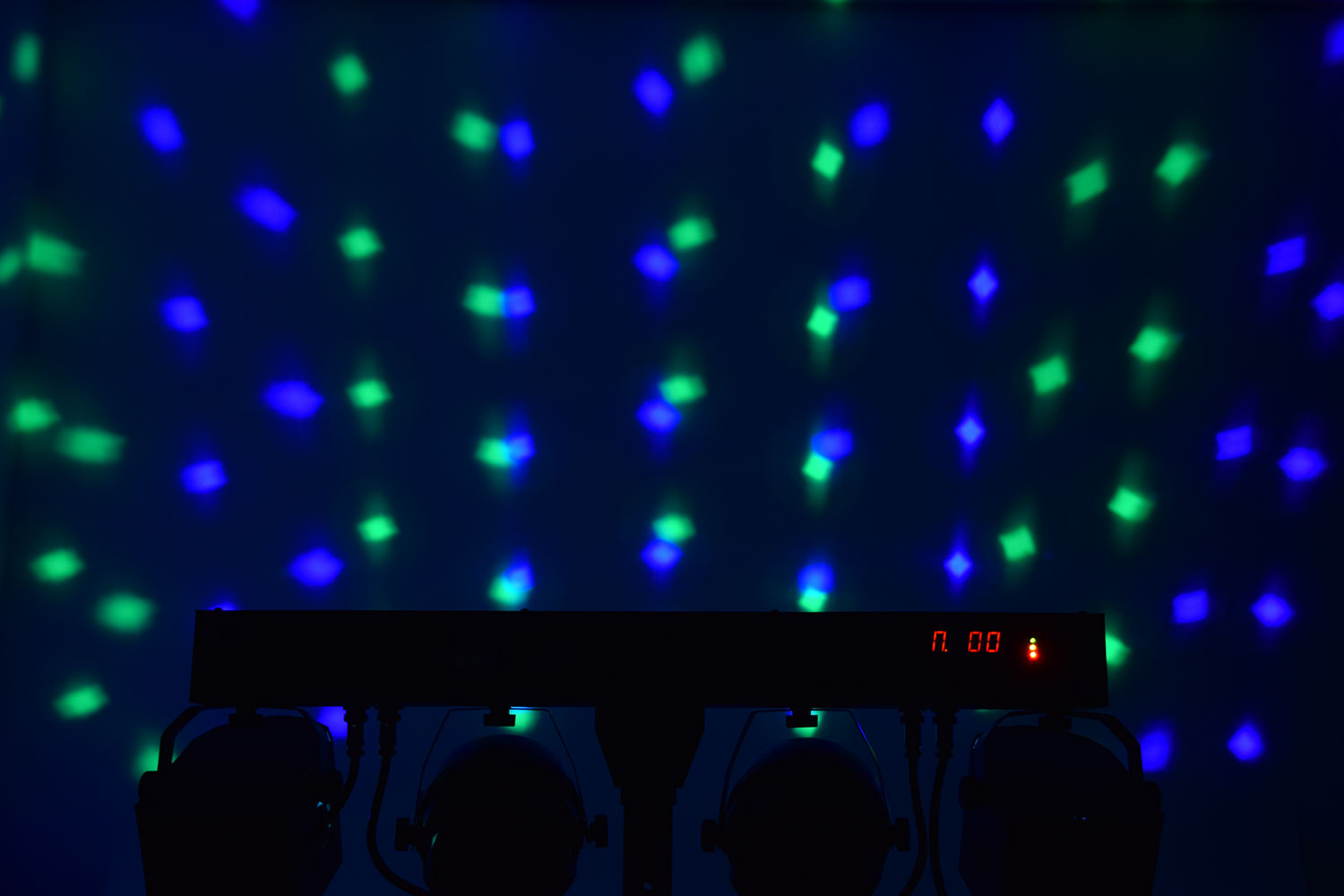 QTXlight Recharge DJ Portable Derby & PAR Bar Set 151.547UK