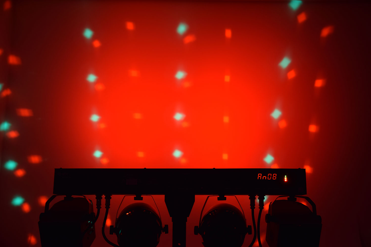 QTXlight Recharge DJ Portable Derby & PAR Bar Set 151.547UK