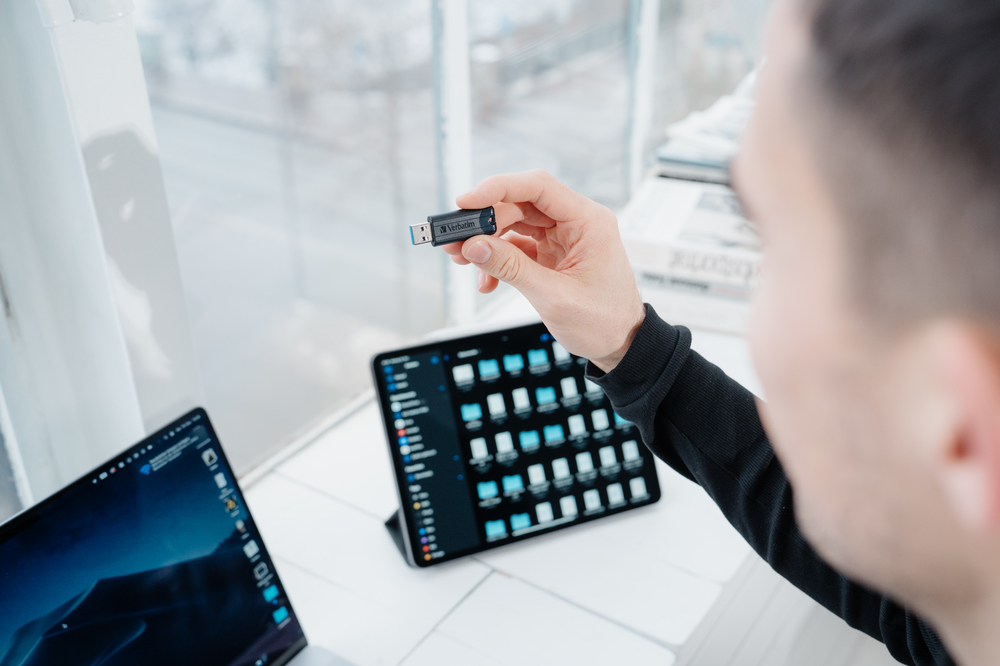 Verbatim USB Drive 3.2 Pinstripe 64GB Black