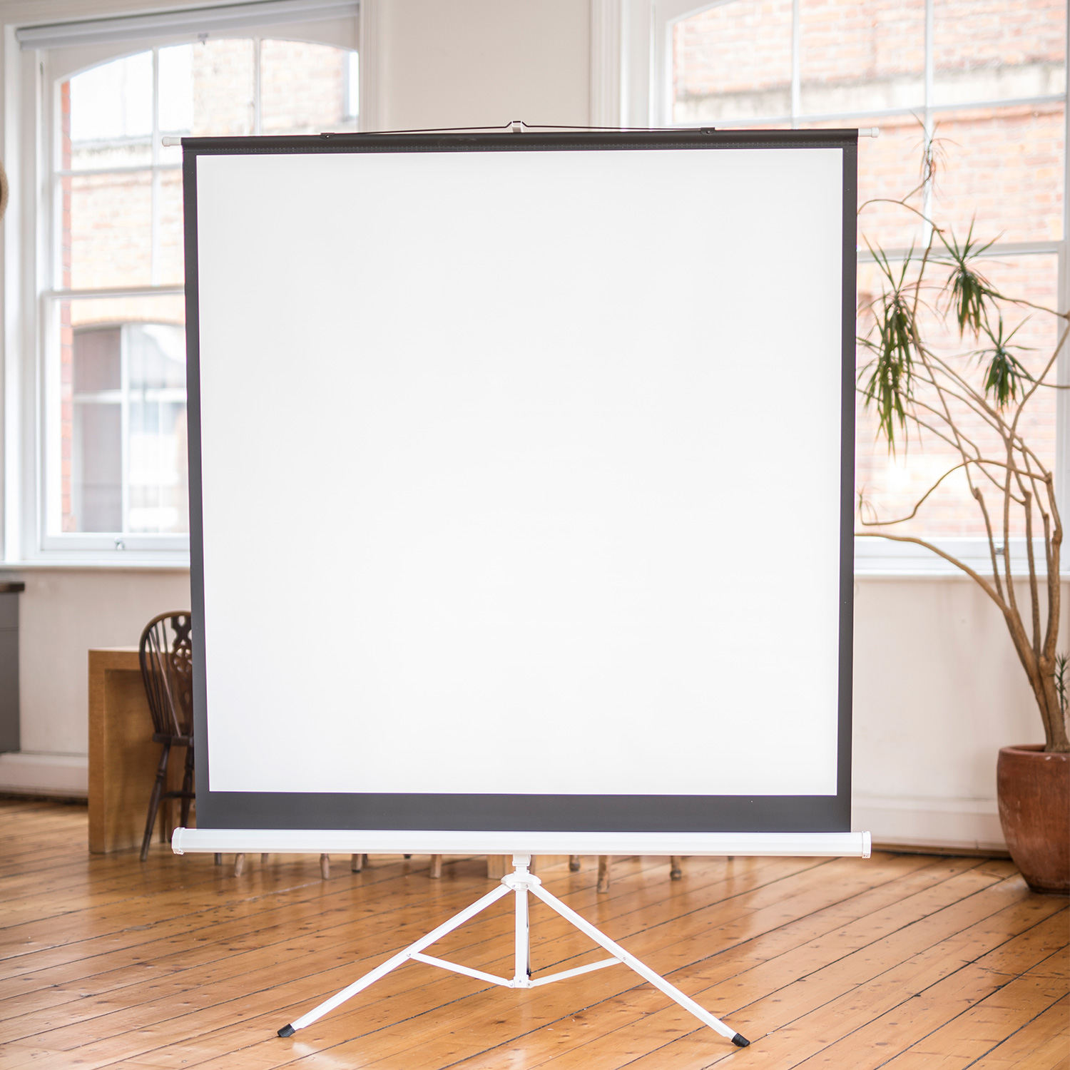 AV:Link Tripod Projector Screen 4:3 100" 2.0x1.5 952.335UK