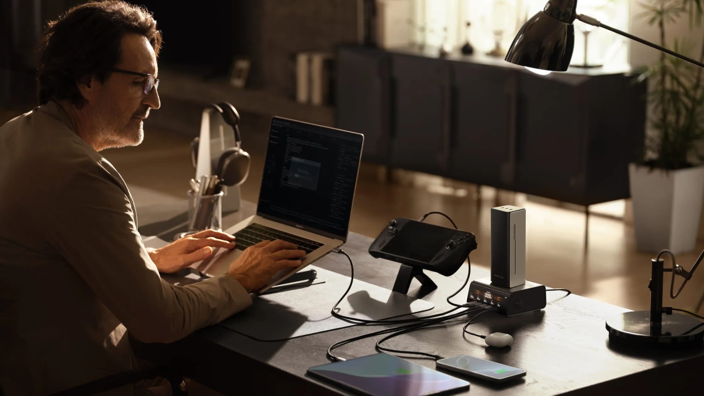 EcoFlow RAPID Pro Desktop Charger 320W - Can Charge 6 devices at once including RAPID Pro Powerbanks in 20mins - LCD Display & APP Control