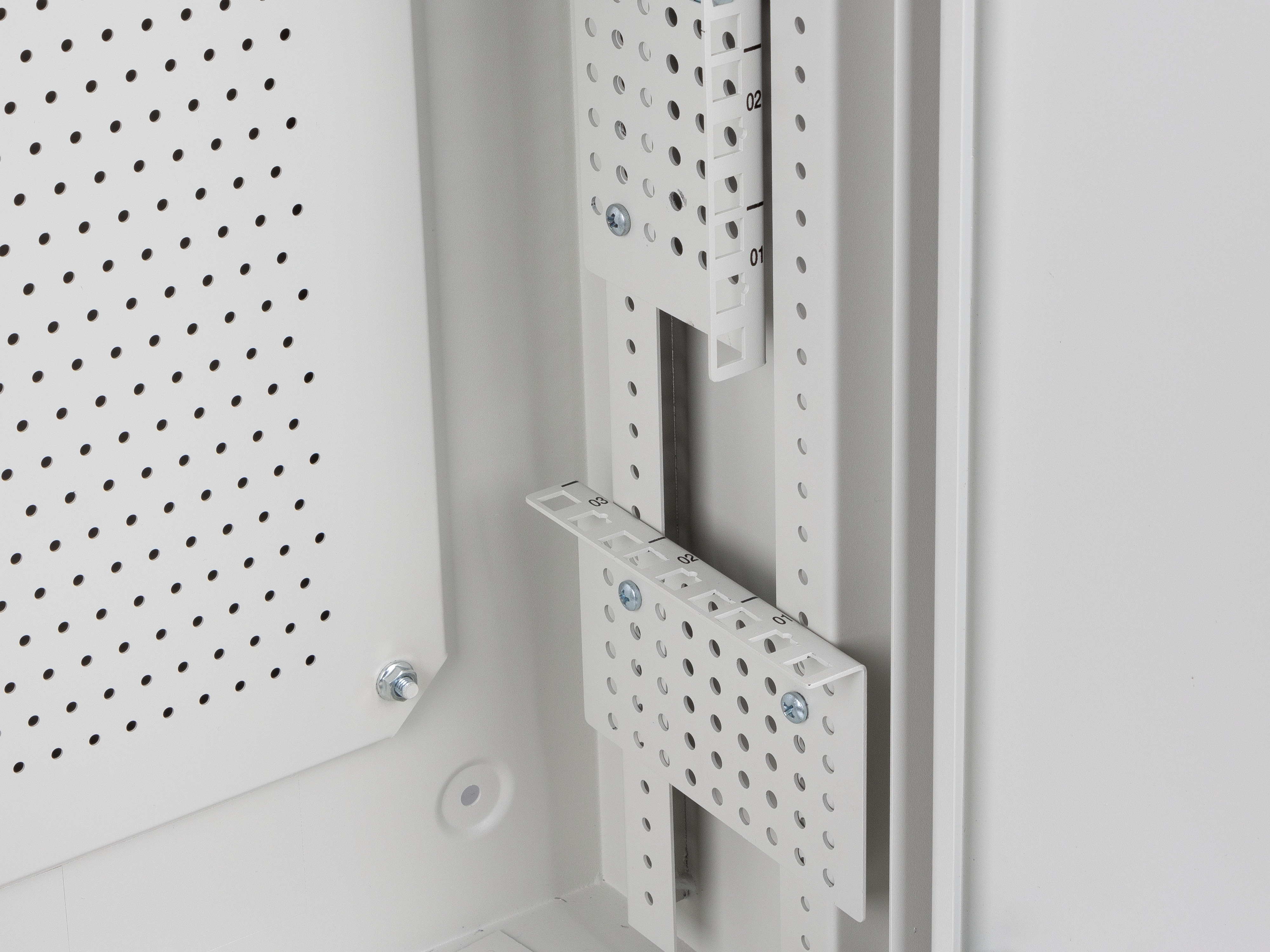 Lanberg Wall Rack 19'' Low Profile 6U+3U Assembled White Z34160