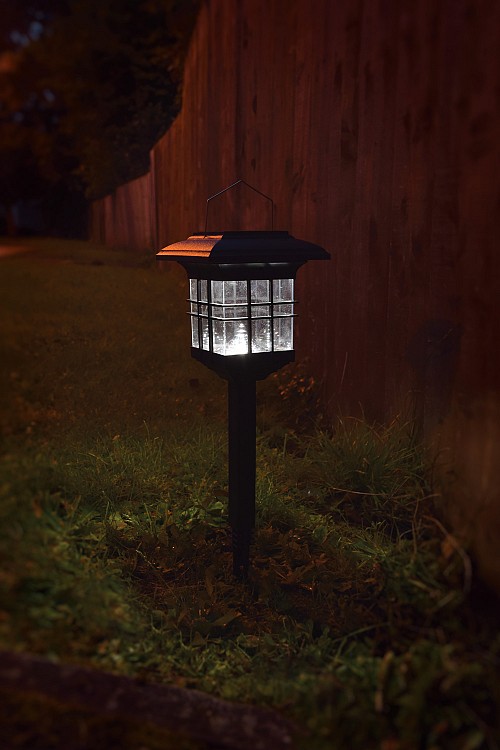 LYYT 8 LED Solar Garden Light 410.449UK