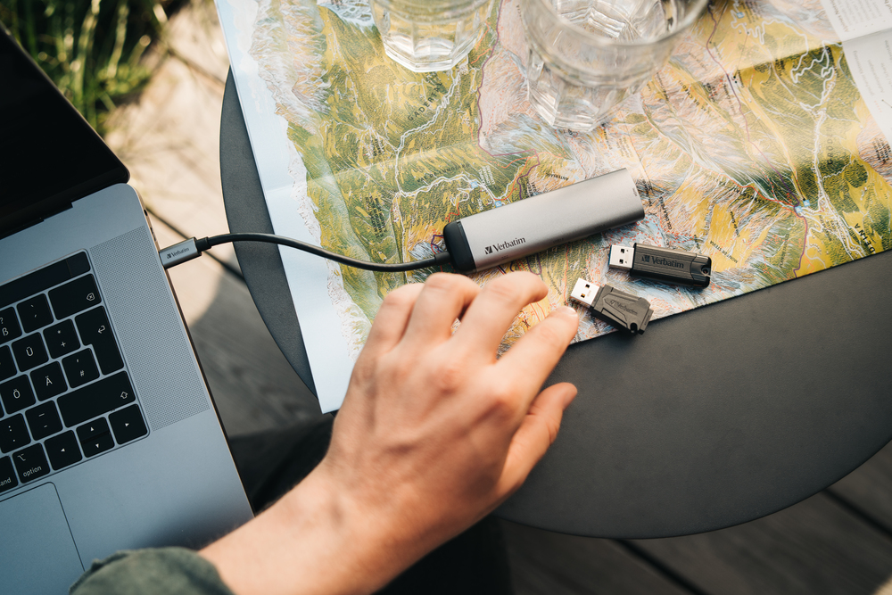 Verbatim USB Drive 3.2 Pinstripe 64GB Black