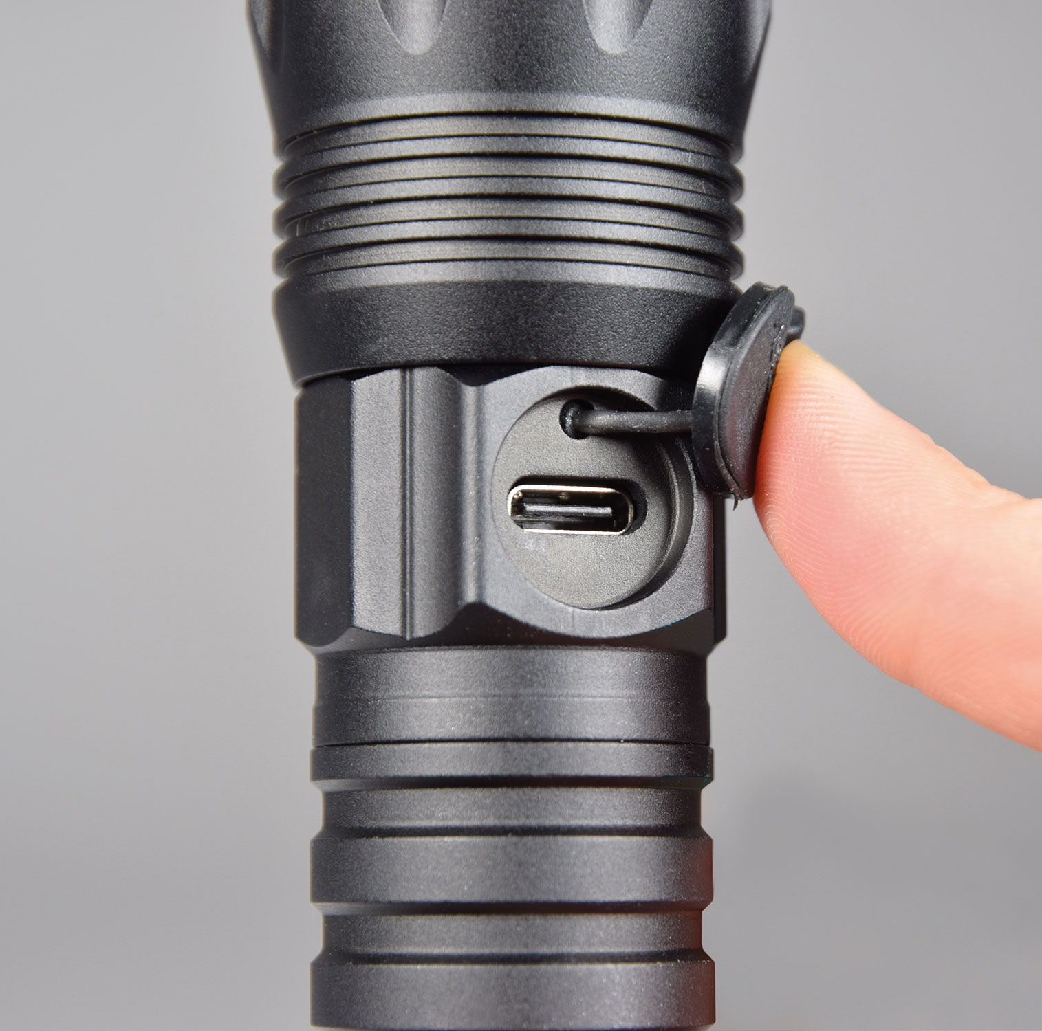 Mercury Rechargeable LED Torch with Window Breaker & SOS Function 410.307UK