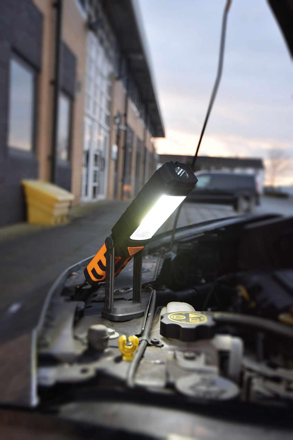 Mercury 3in1 Handheld Rechargeable Worklight, Powerbank Function, with Hook and Magnet 410.318UK