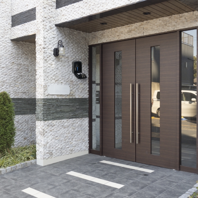 GBC HeyBox Smart Key Safe Box controlled via APP, with Keypad, Battery Powered