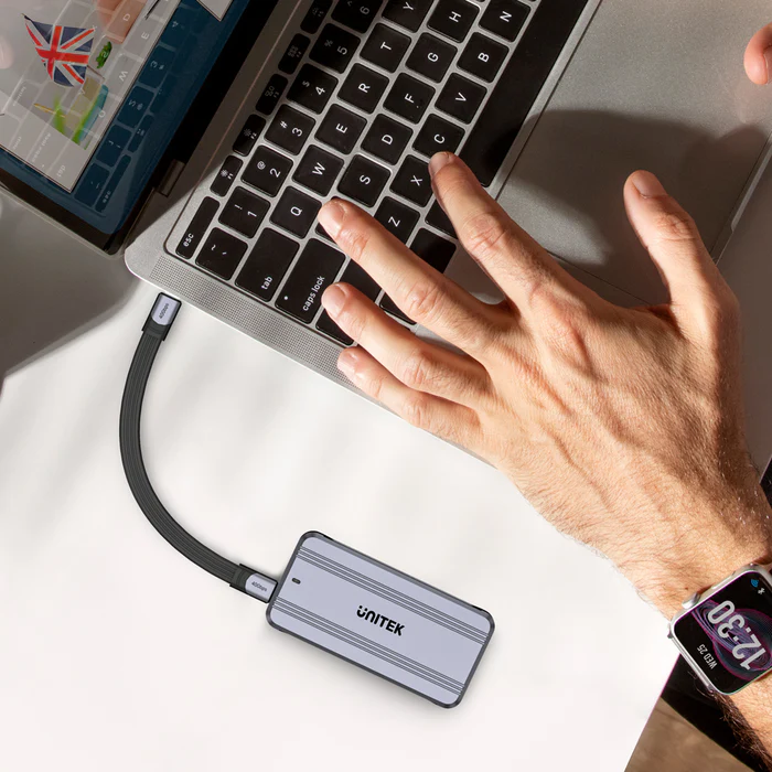 Unitek USB-C NVME/PCIe Enclosure USB 4.0 40Gbps w/Cooling Fan S1242A