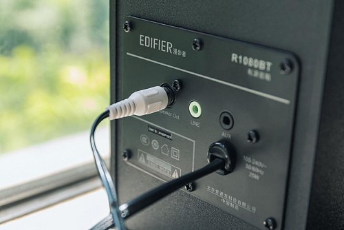 Edifier R1080BT Active Speakers BT/AUX/Line-In Black